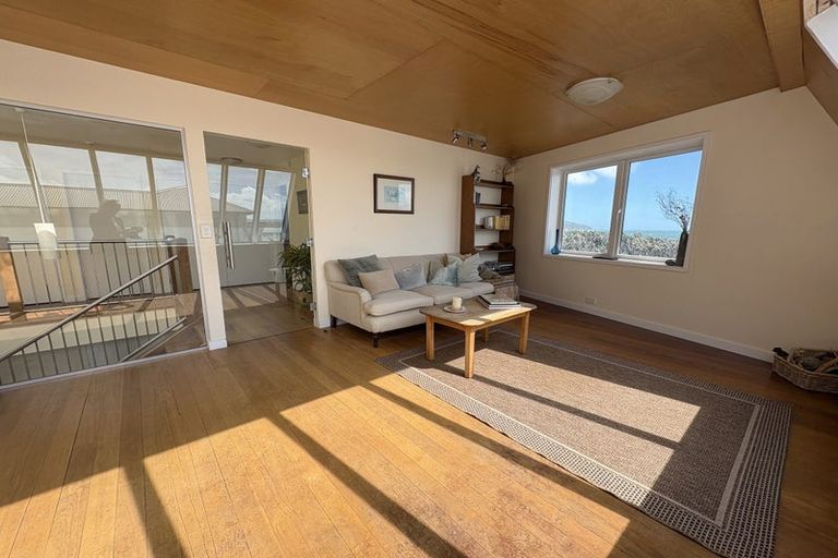 Photo of property in 603b Marine Drive, Days Bay, Lower Hutt, 5013