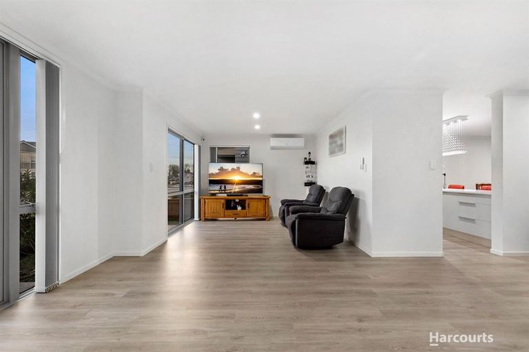 Photo of property in 12 Kauri Heart Avenue, Takanini, 2112