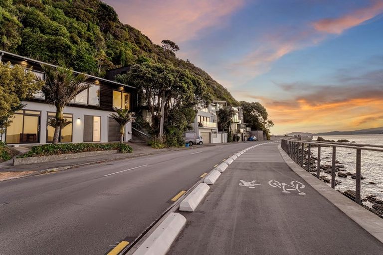 Photo of property in 725 Marine Drive, Eastbourne, Lower Hutt, 5013