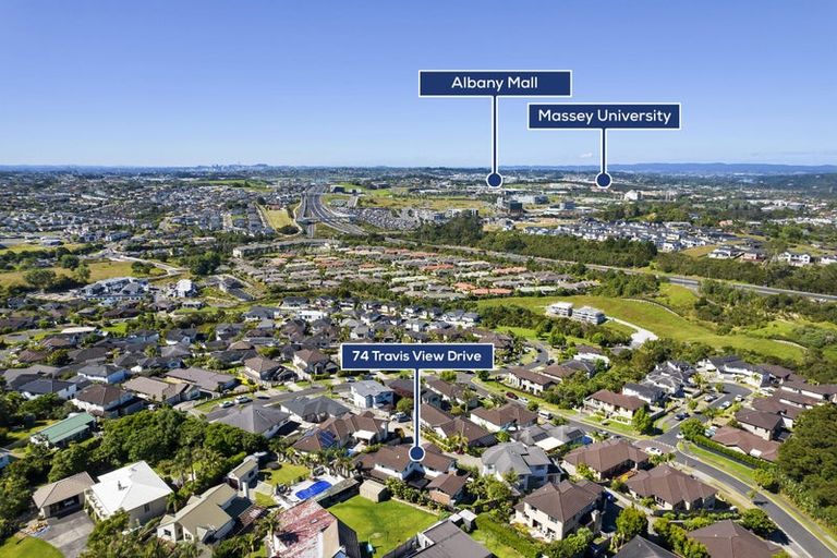 Photo of property in 74 Travis View Drive, Fairview Heights, Auckland, 0632