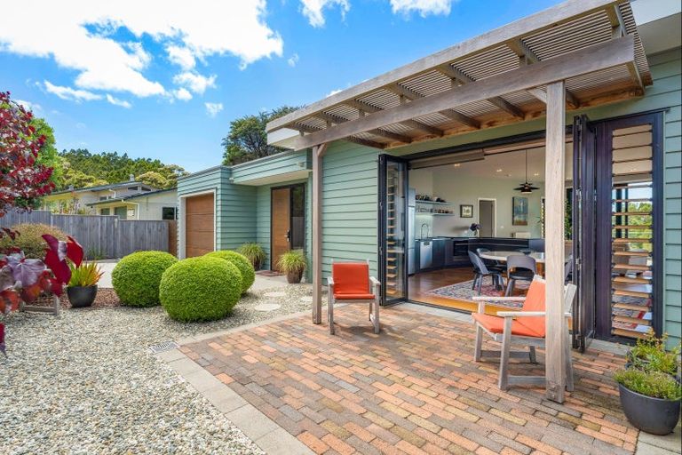Photo of property in 34 Whitmore Road, Tawharanui Peninsula, Matakana, 0986