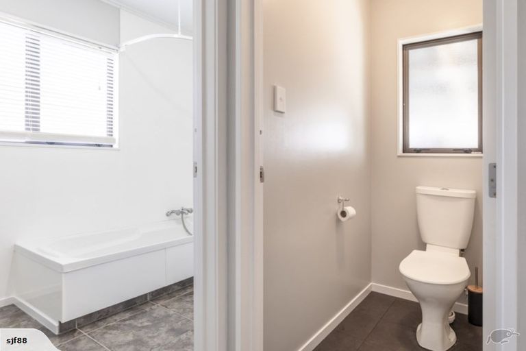 Photo of property in 6a Perrin Place, Kelvin Grove, Palmerston North, 4414