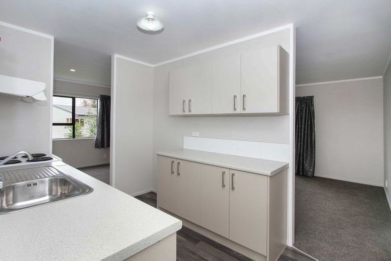 Photo of property in 2/332 Whangaparaoa Road, Stanmore Bay, Whangaparaoa, 0932