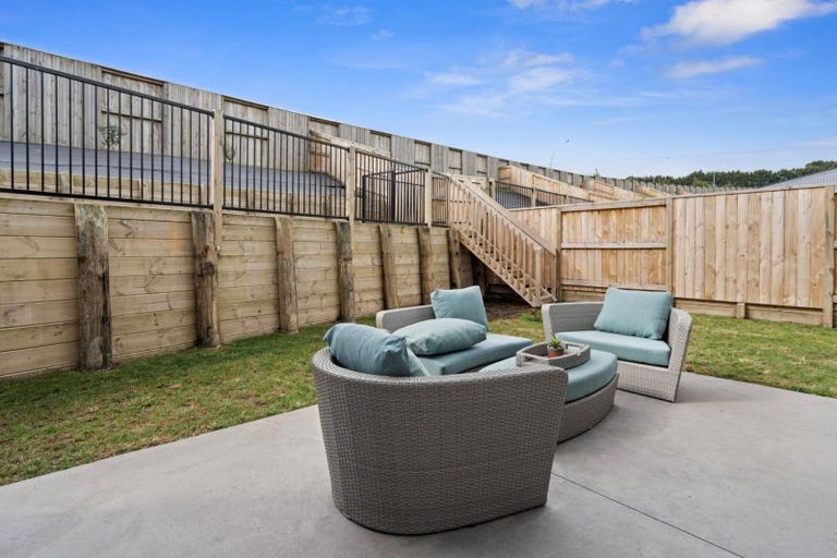 Photo of property in 17 Whakaturou Crescent, Pyes Pa, Tauranga, 3112