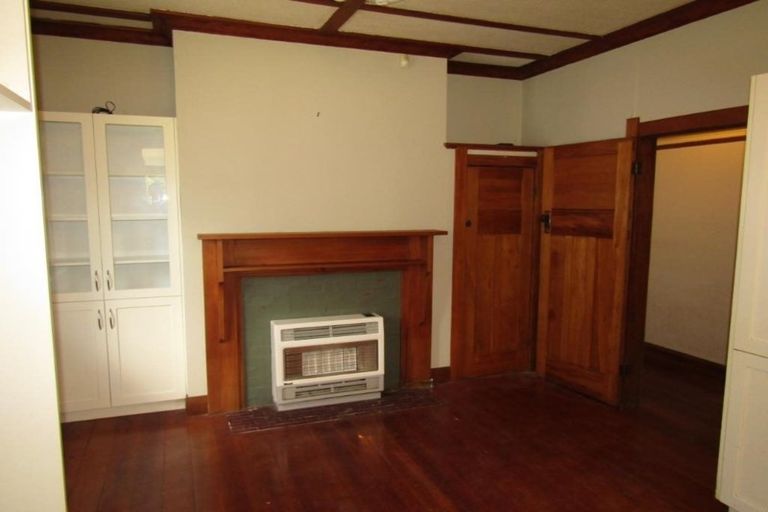 Photo of property in 37 Riverside Drive, Waiwhetu, Lower Hutt, 5010