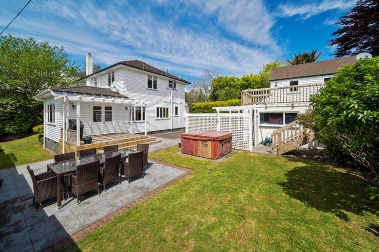 Photo of property in 72 Govett Avenue, Frankleigh Park, New Plymouth, 4310