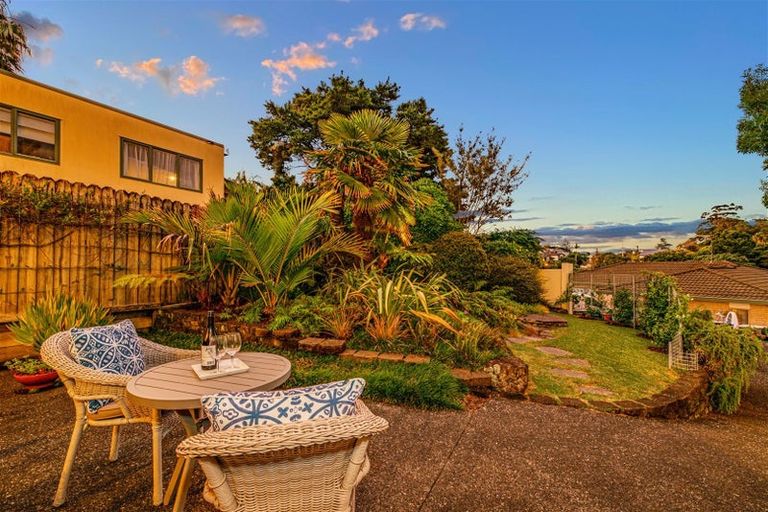 Photo of property in 31 Jubaea Place, Henderson, Auckland, 0610