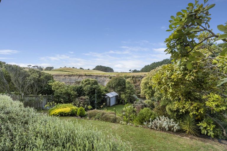 Photo of property in 18 Kawei Road, Ohawe, Hawera, 4671