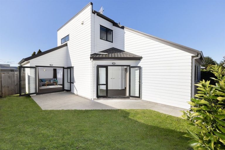 Photo of property in 6b Queen Road, Bellevue, Tauranga, 3110