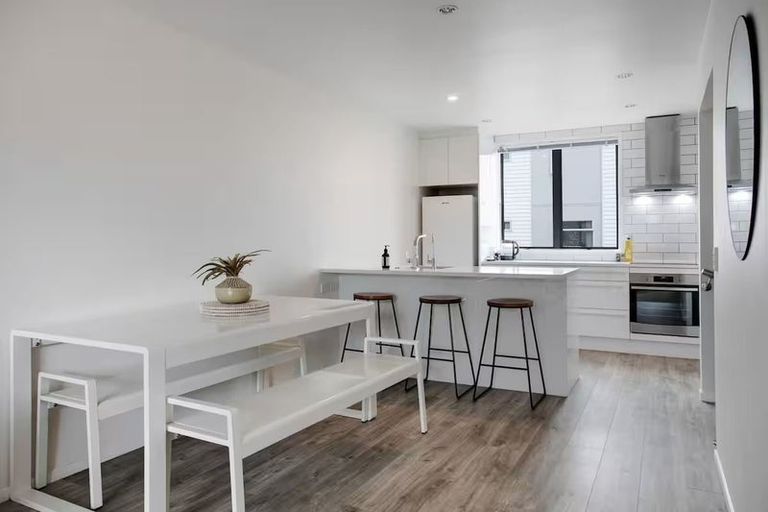 Photo of property in 39/3 Riverside Road, Orewa, 0931