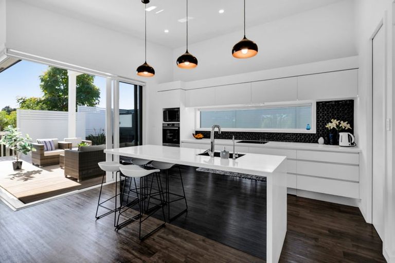 Photo of property in 54 Ainslee Street, Highlands Park, New Plymouth, 4312