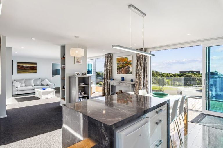 Photo of property in 156 Field Way, Waikanae Beach, Waikanae, 5036