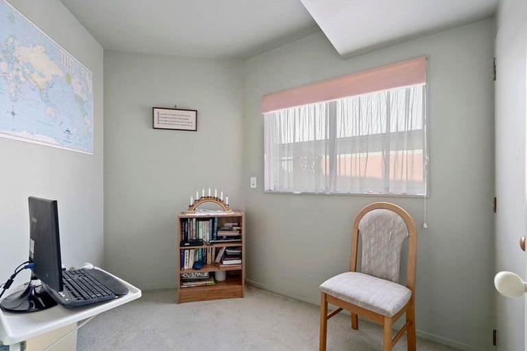 Photo of property in 2/5 Richmond Street, Fitzroy, New Plymouth, 4312