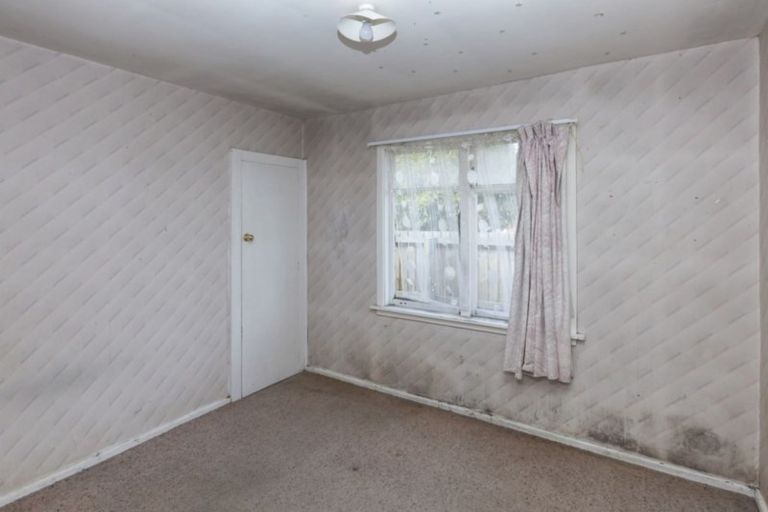 Photo of property in 11 Pembroke Street, Avondale, Christchurch, 8061