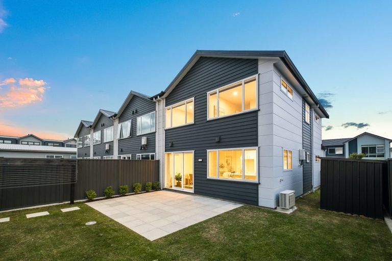 Photo of property in 12 Torea Place, Kenepuru, Porirua, 5022