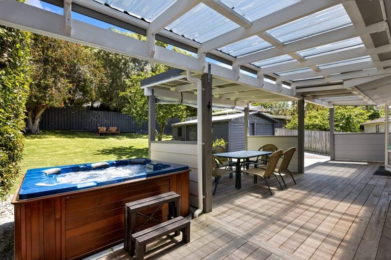 Photo of property in 7 William Hadlow Place, Hatfields Beach, Orewa, 0931