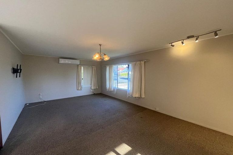 Photo of property in 12 Wairata Place, Te Atatu South, Auckland, 0610