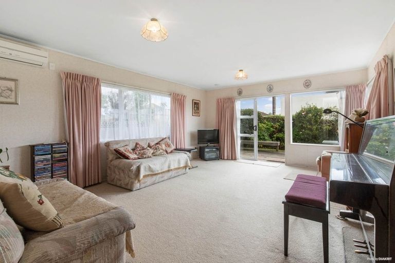 Photo of property in 1/62 Clydesdale Avenue, Somerville, Auckland, 2014