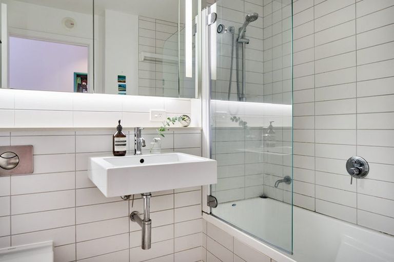 Photo of property in Trinity Apartments, 806/19 College Street, Te Aro, Wellington, 6011