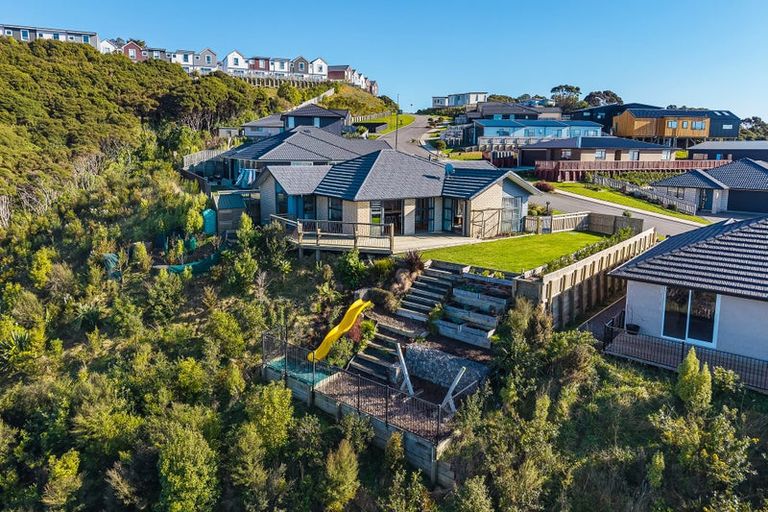 Photo of property in 14 Topsail Way, Whitby, Porirua, 5024