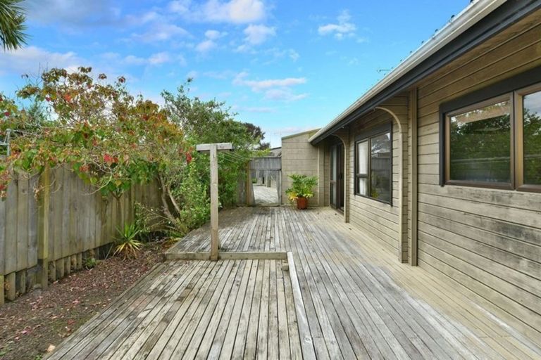 Photo of property in 24a Fairway Avenue, Red Beach, 0932