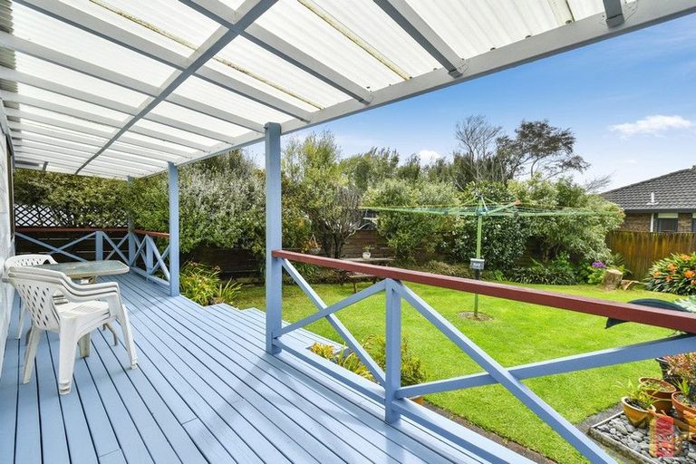 Photo of property in 7 Oakmont Place, Wattle Downs, Auckland, 2103