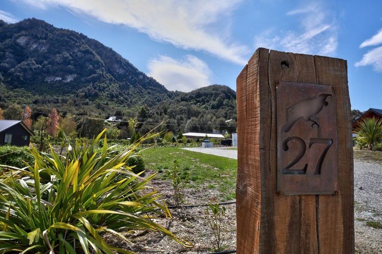 Photo of property in 27 Peregrine Falcon Road, Mount Creighton, Queenstown, 9371