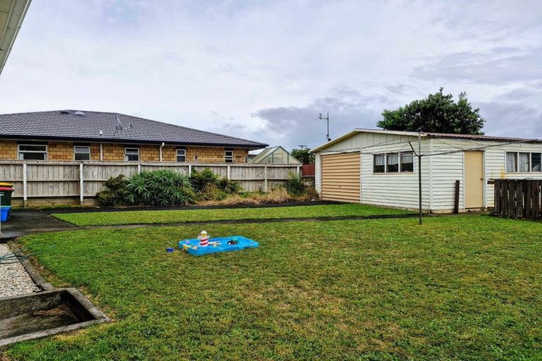 Photo of property in 7 Tarahua Road, Vogeltown, New Plymouth, 4310