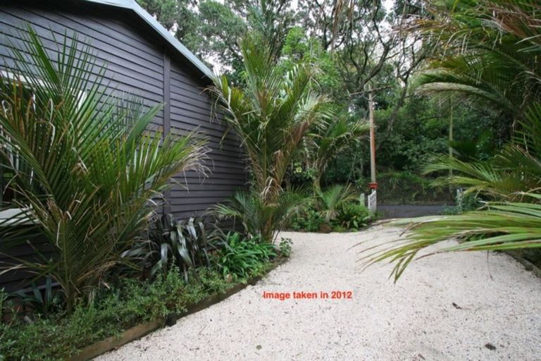 Photo of property in 52 Beach Valley Road, Piha, New Lynn, 0772
