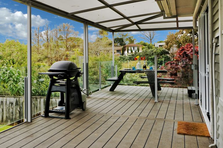 Photo of property in 124 Tiroroa Avenue, Te Atatu South, Auckland, 0610