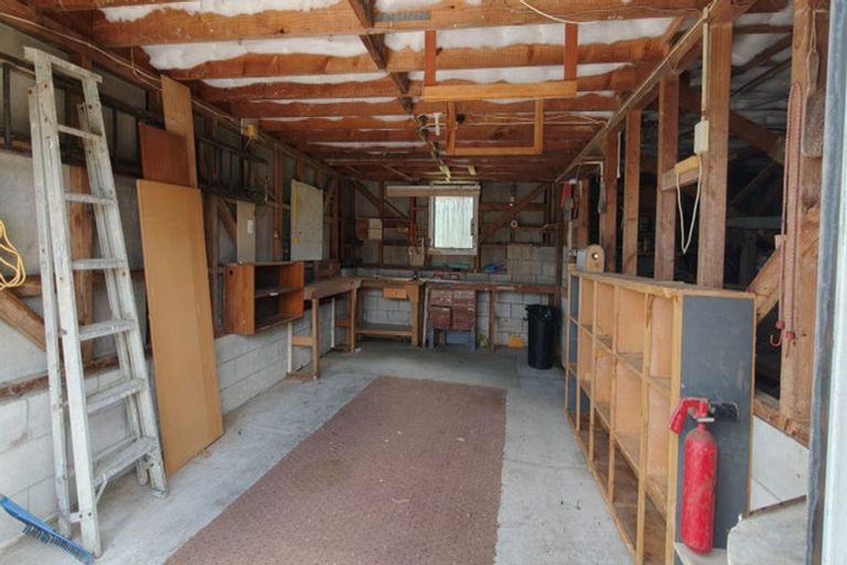 Photo of property in 32 Cockayne Crescent, Sunnynook, Auckland, 0620