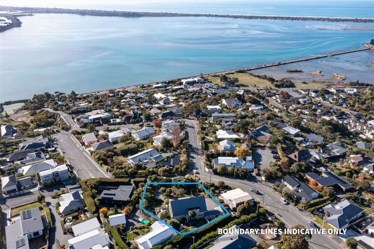 Photo of property in 40 Major Hornbrook Road, Mount Pleasant, Christchurch, 8081