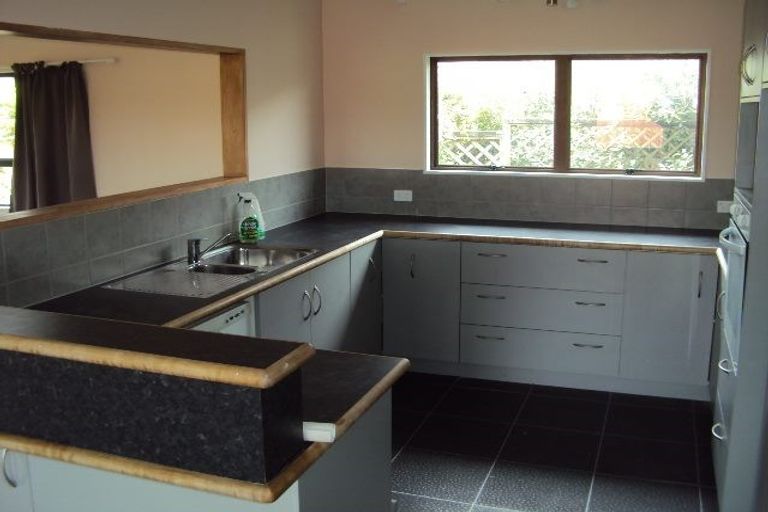 Photo of property in 2 Moreland Avenue, Pukete, Hamilton, 3200