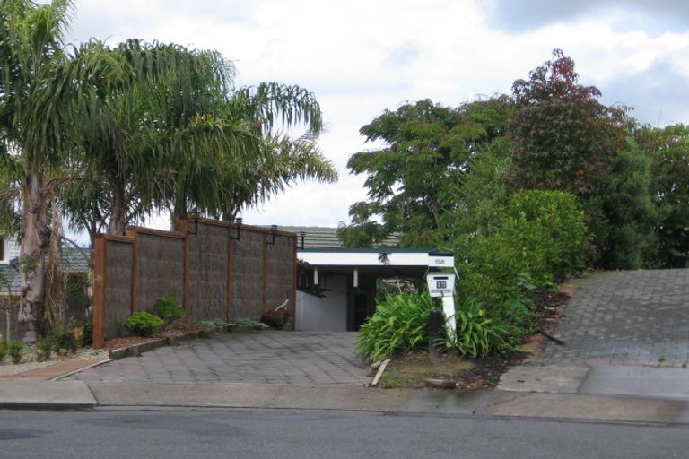 Photo of property in 17 Tui Vale Road, Shelly Park, Auckland, 2014