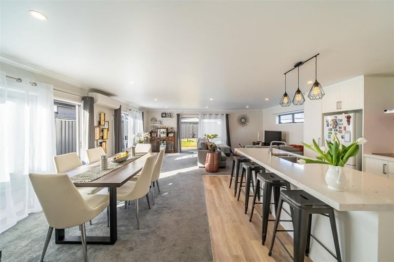 Photo of property in 2 Pattullo Crescent, Wallaceville, Upper Hutt, 5018