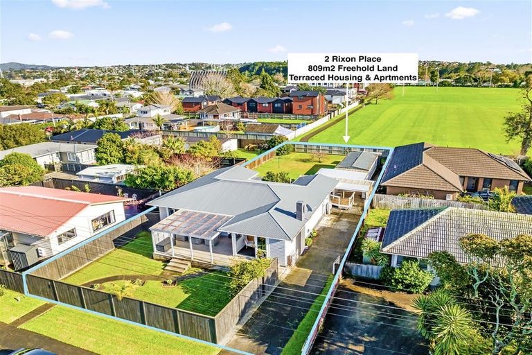 Photo of property in 4 Rixon Place, Te Atatu Peninsula, Auckland, 0610