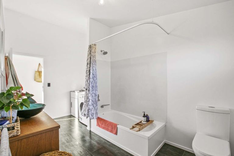 Photo of property in 62 Anglers Avenue, Warea, New Plymouth, 4381