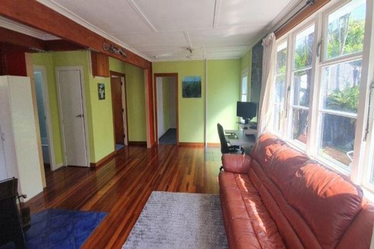 Photo of property in 13 Glenpark Avenue, Frankleigh Park, New Plymouth, 4310