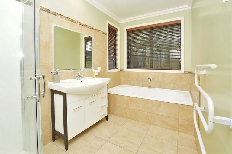 Photo of property in 12 Moonlight Drive, Rototuna North, Hamilton, 3210