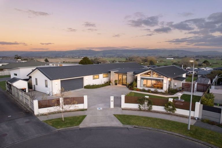 Photo of property in 58 Rodeo Drive, Kelvin Grove, Palmerston North, 4414