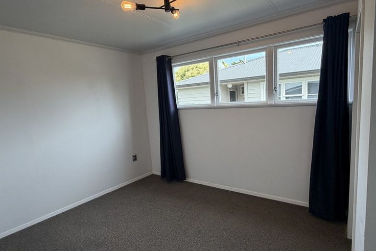 Photo of property in 24 Akaroa Avenue, Awapuni, Palmerston North, 4412