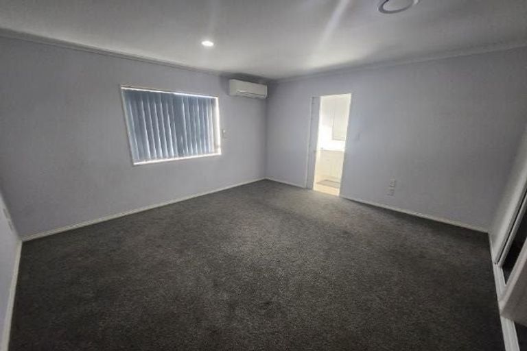 Photo of property in 51 Robin Brooke Drive, Flat Bush, Auckland, 2019