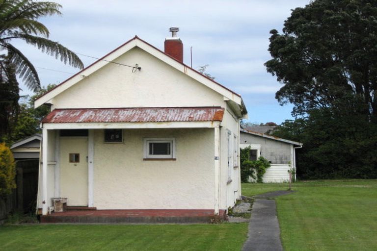 Photo of property in 56 Peel Street, Westport, 7825