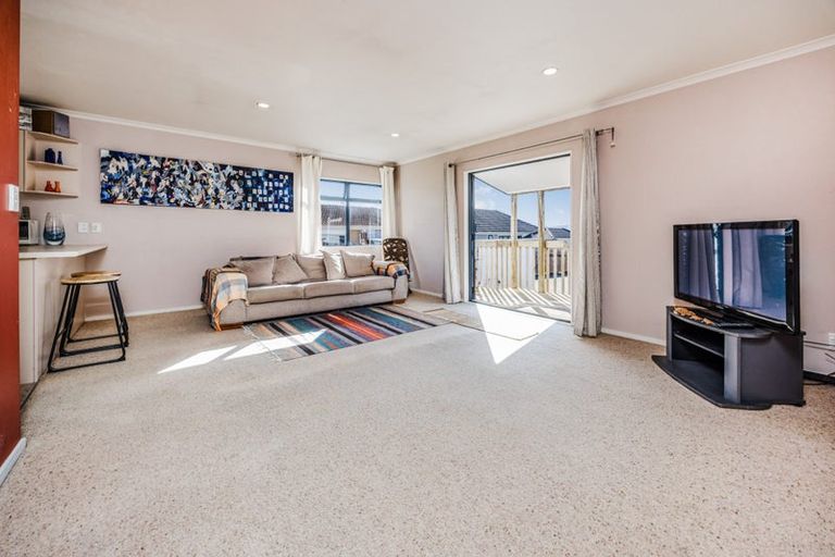 Photo of property in 15 Fields Road, Manurewa, Auckland, 2102