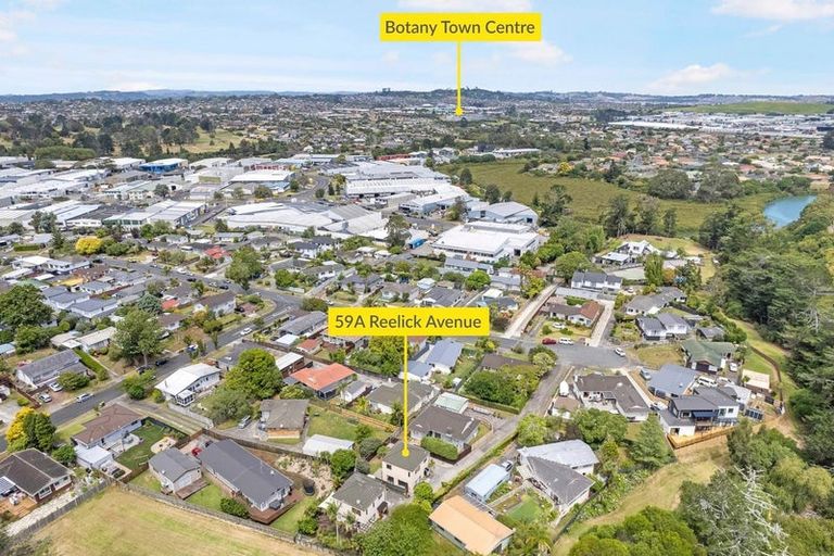 Photo of property in 59a Reelick Avenue, Pakuranga Heights, Auckland, 2010