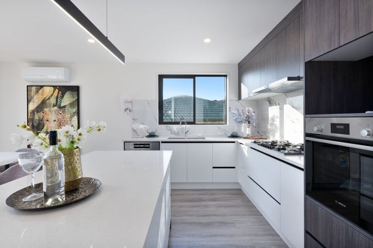 Photo of property in 18b Mackenzie Street, Te Atatu South, Auckland, 0610