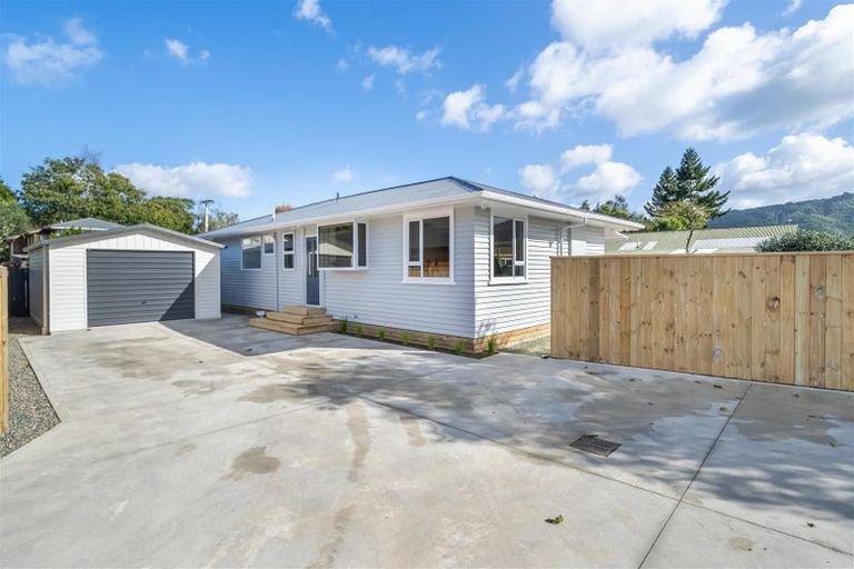 Photo of property in 5a Totara Park Road, Clouston Park, Upper Hutt, 5018