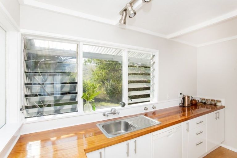 Photo of property in 64 Lyell Road, Outer Kaiti, Gisborne, 4010