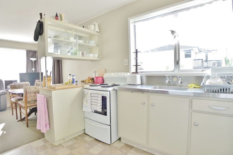 Photo of property in 4173 Great North Road, Glen Eden, Auckland, 0602