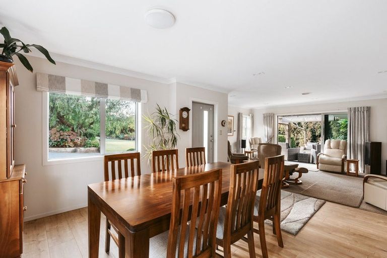 Photo of property in 16 Kayelene Place, Omokoroa, 3114